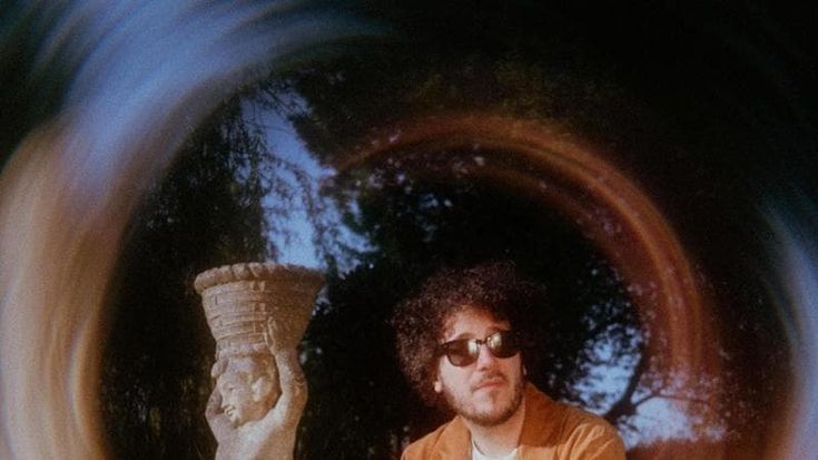 Nicolò Carnesi, un album sul mito: “Storie vicine a noi”
