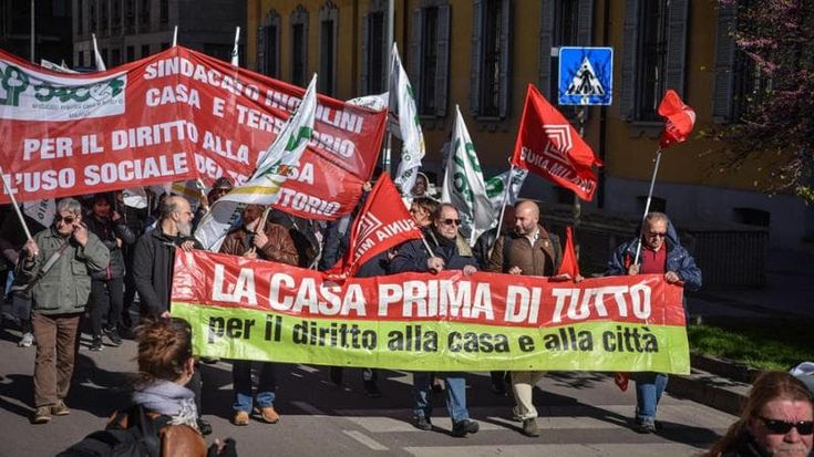 La Milano dei senza casa: in duemila sotto sfratto e 16 mila in coda all’Aler