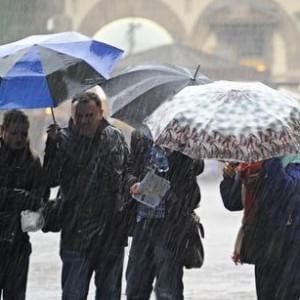 Nel week-end torna il maltempo, pioggia e freddo al Centro-nord