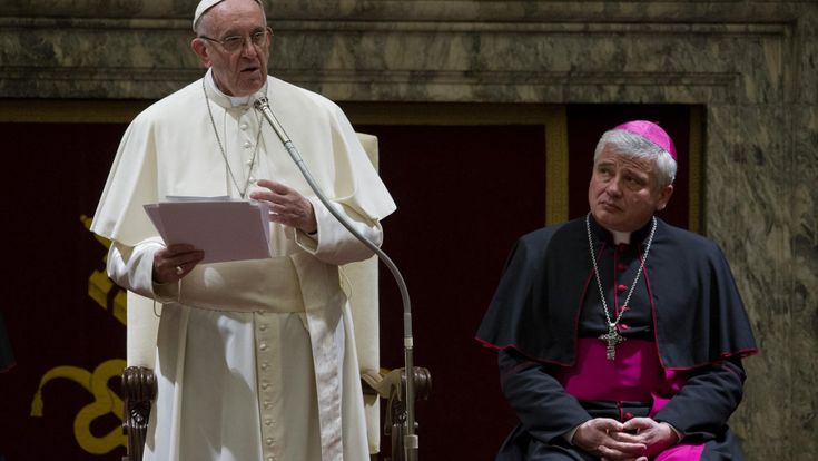 Gli uomini delle finanze che “tradiscono” la Curia