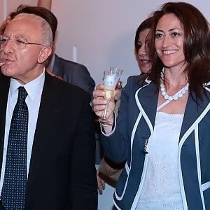 Salerno, la compagna di De Luca a giudizio per abuso d'ufficio 