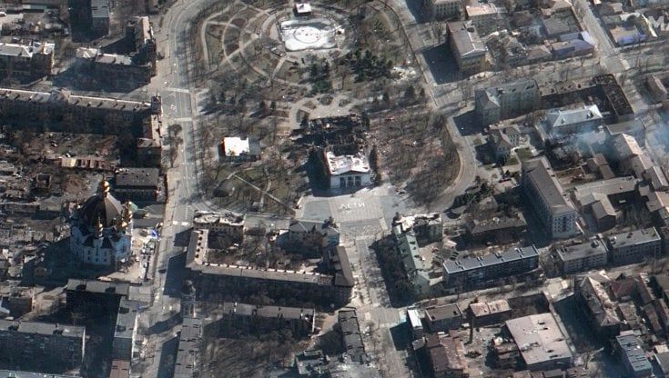 Mariupol, la città martire in mani russe. "Il nostro cappio si è già stretto"