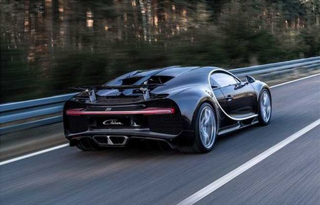 Giù il velo dalla Bugatti Chiron