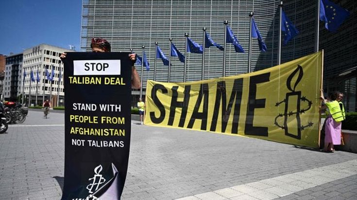 I talebani a Bruxelles, dialogo con l’Ue sui rimpatri degli afghani tra le polemiche