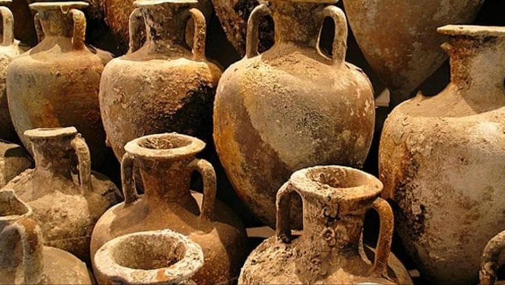 Il vino (bianco) più antico del mondo trovato in una tomba in Andalusia: risale a oltre 2000 anni fa 