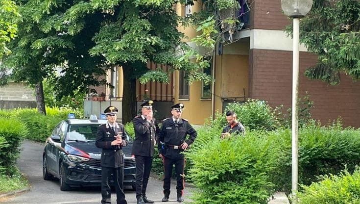 Uccide la moglie, preso sulla tomba del figlio