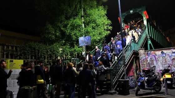 Milano, il ponte della movida che collega zona Tortona e Navigli: sarà pedonale e provvisorio