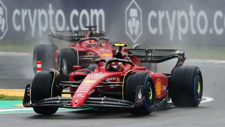 Formula Uno a Imola, quei tifosi imbucati nello scuolabus per vedere le prove