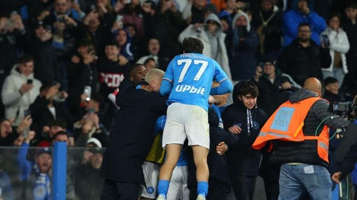 Le pagelle di Napoli-Juventus: Kvara irresistibile, Nonge fa solo pasticci