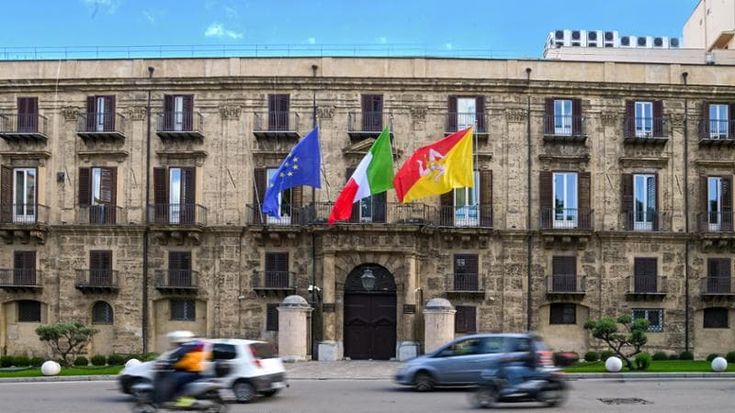 Centrodestra a pezzi, traballa il governo: “Troppi scandali”