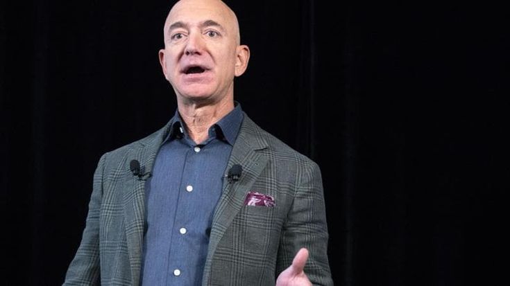Washington Post, lettori in fuga per il mancato endorsement ma Bezos non arretra: “Una scelta di principio”
