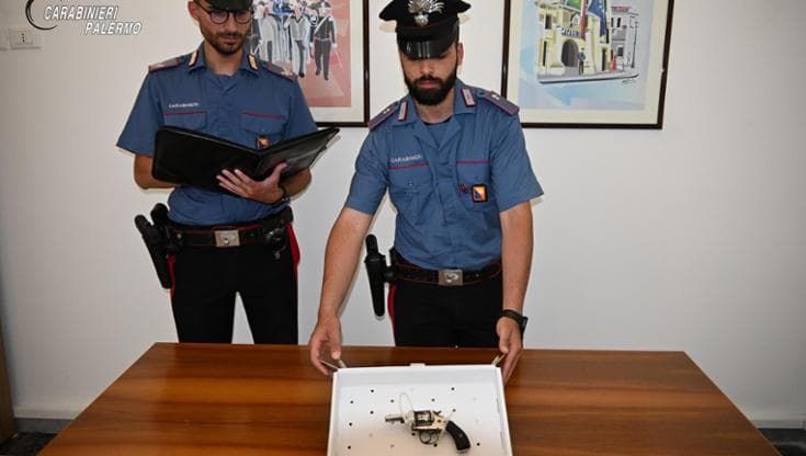 La ragazza ferita, l’arrestato confessa ma dice: “Ho sparato perchè temevo mi investissero”