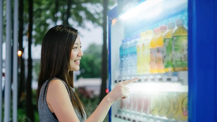 Dai fiori freschi allo spritz e alla pizza: le vending machine sempre più multitasking