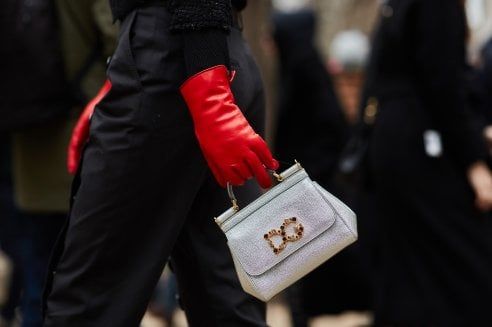 Il dettaglio su cui puntare: i guanti da diva 