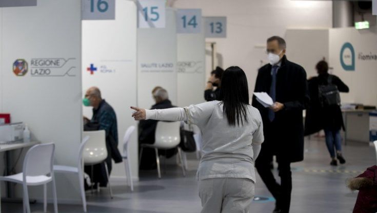 Guida alla vaccinazioni ai bambini nel Lazio. Prenotazioni dal 13 dicembre. La mappa dei 53 hub