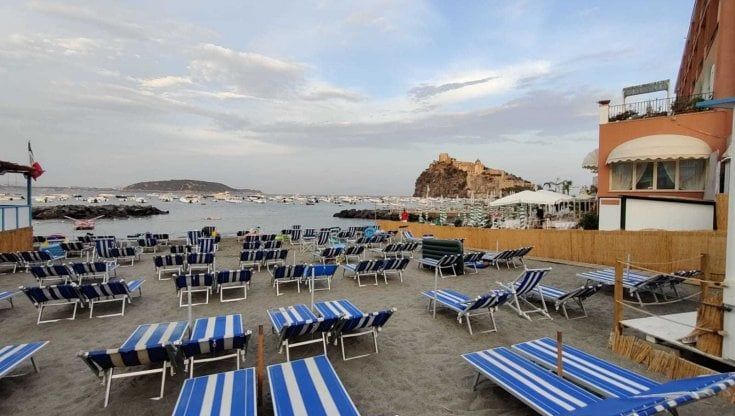 Turismo, Ischia prolunga la stagione: "Tre hotel su 4 aperti fino al 1 novembre"