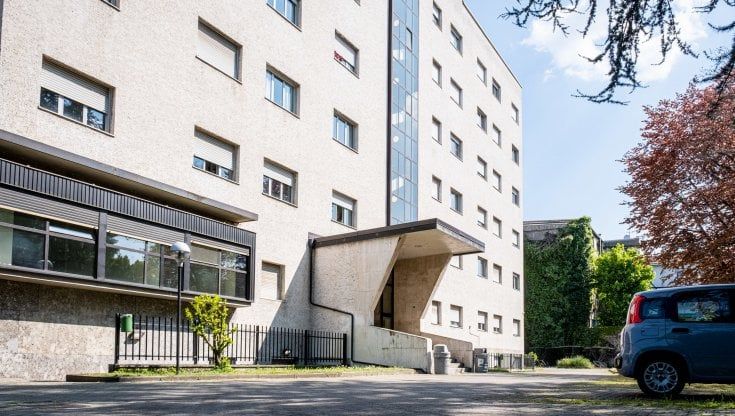Covid a Milano, sette studenti deferiti per le feste clandestine del residence infetto di via Bassini
