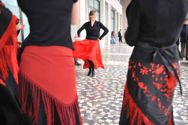 Flamenco sotto i portici, la magia &egrave; uno scatto