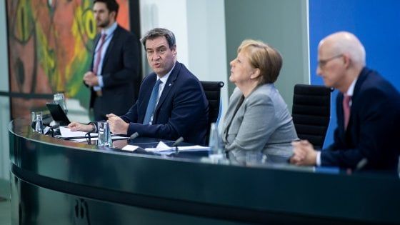 Coronavirus, Germania verso la riapertura. Merkel: "Imparare a convivere col virus"