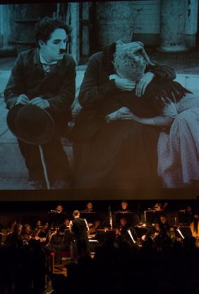 Ort, musica e Chaplin