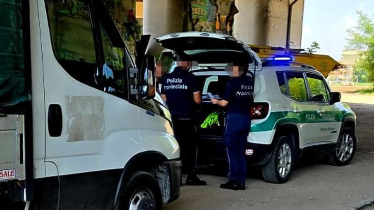 Rifiuti pericolosi mescolati nel cassone: denunciato dipendente ditta raccolta a Santa Maria C.V.