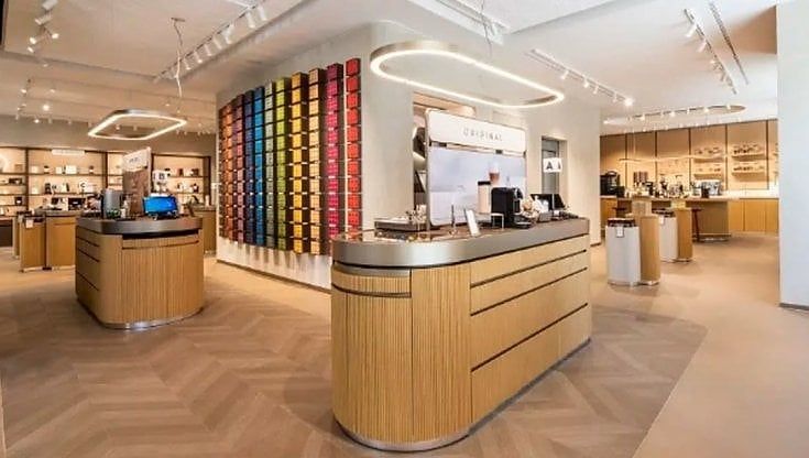Riapre in via Roma la boutique Nespresso: caffè da intenditori e riciclo solidale
