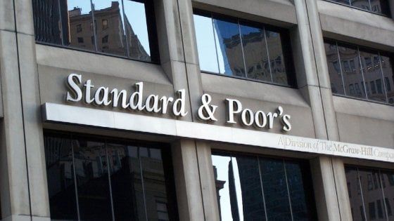 S&P conferma il rating dell'Italia, ma taglia le stime