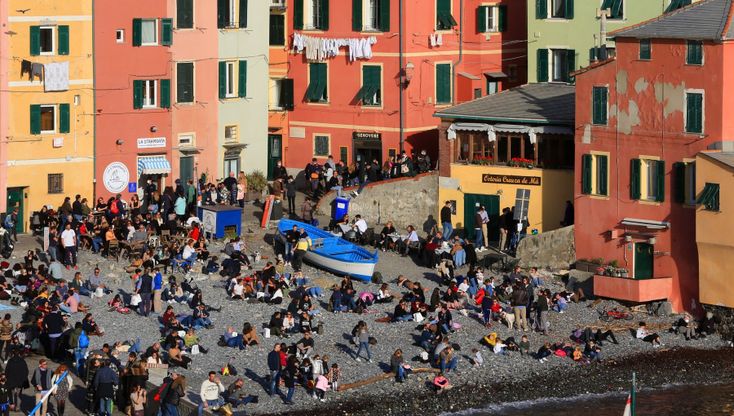 Genova, a Boccadasse è già primavera