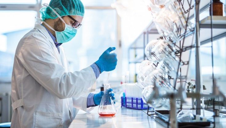Manifattura italiana, solo la Farmaceutica chiuderà l'anno con segno positivo. In coda moda e automotive