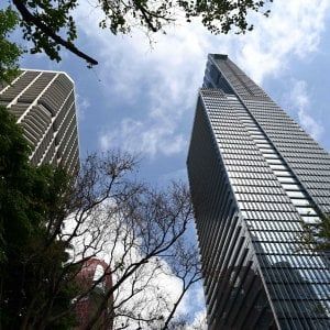 Shopping da record per mr. Dyson. Il re degli aspirapolveri spende 54 milioni per un attico a Singapore