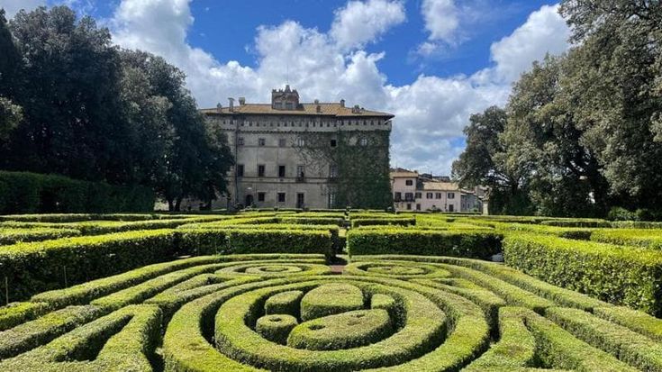 Castello Ruspoli. A due passi da Roma, il gioiello rinato da scoprire, nel cuore della Tuscia