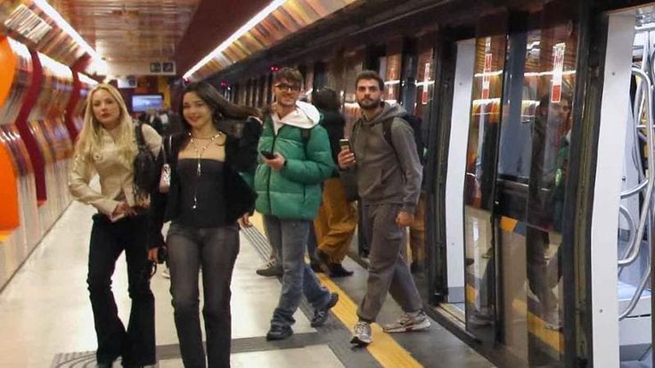 Treni e metro: accordo con i sindacati più corse a Pasqua e lunedì in Albis
