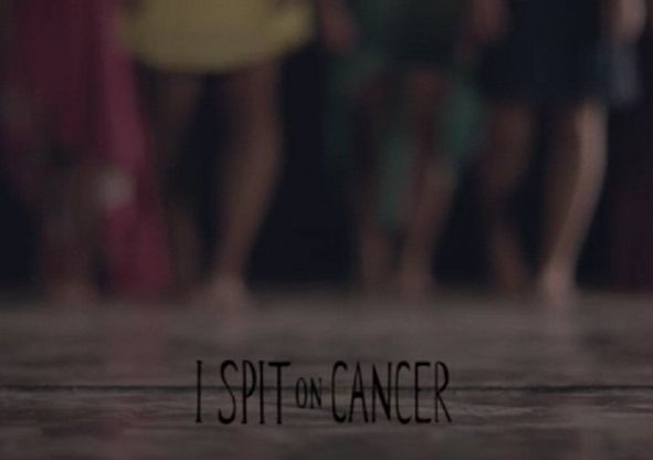 "I spit on cancer", la danza come atto di ribellione alla malattia