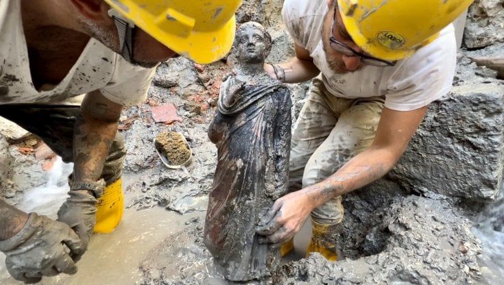 San Casciano: fare il bagno accanto a un tempio etrusco