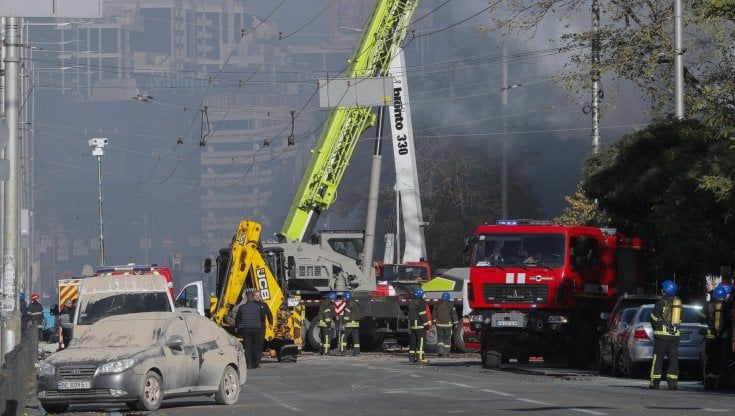 Bohdan e Victoria morti abbracciati a Kiev, colpiti da un drone kamikaze