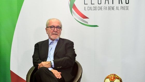 Serie C, giocatori revocano sciopero: il campionato può partire