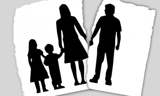 Riforma affido: via assegno di mantenimento per i figli e assegnazione casa ma aumentano costi della separazione