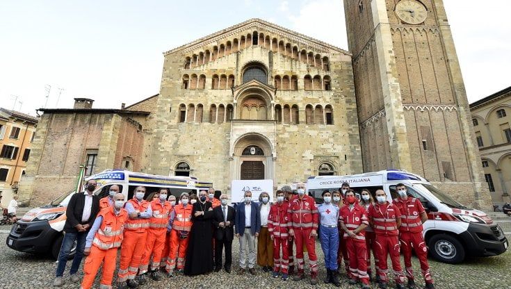 Il dono della Multiservice alla città: due ambulanze per la Cri e Pubblica 