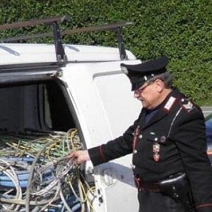 Alba, corpo mummificato in cabina Enel: "Folgorato durante furto di rame"