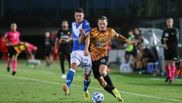 Serie B, il Brescia batte 1-0 il Benevento al 93': lombardi soli in vetta