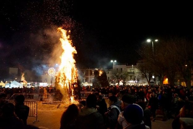In Puglia i riti del fuoco sono magici, Castellana si accende con le Fanove