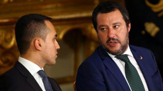 Castrazione chimica, scontro Salvini-Di Maio. "Subito la legge". La replica: "Così si prendono in giro le donne"