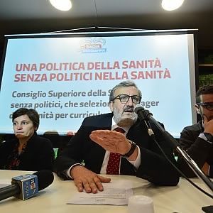 Emiliano: "Indennità e vitalizi imbarazzanti, sì a una legge sulle lobby"