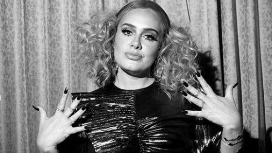 Adele annuncia nuovo album: "30 sarà un disco drum'n'bass per farvi un dispetto"