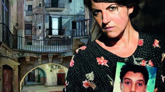 Michele Fazio, ucciso a 16 anni per errore: l'urlo della madre Lella risuona a teatro