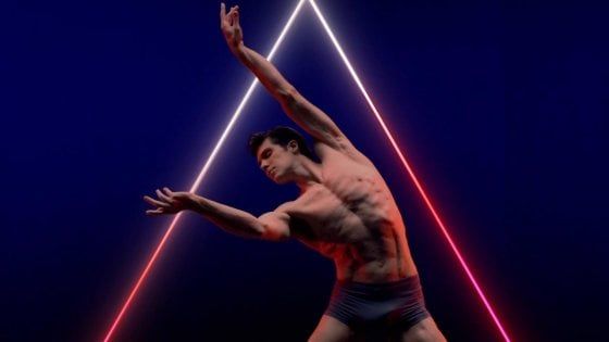 Firenze, Roberto Bolle torna in piazza Santissima Annunziata