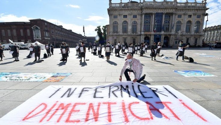 Sanità, l'allarme dei sindacati: "Nell'anno scadono oltre 5mila contratti, vanno rinnovati"