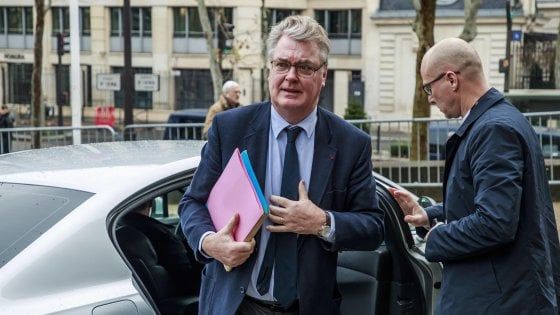 Francia, lascia il ministro Delevoye. "Monsieur Pensioni" travolto dallo scandalo