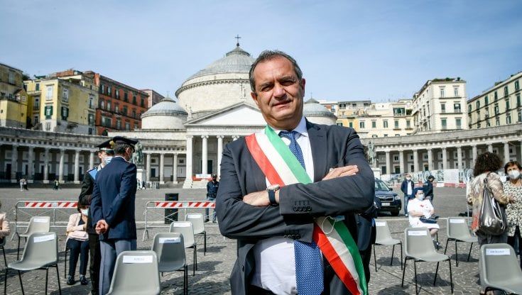 AAA, ecco i delusi di de Magistris a caccia di futuro politico e poltrone. E si dividono tra Manfredi e Maresca