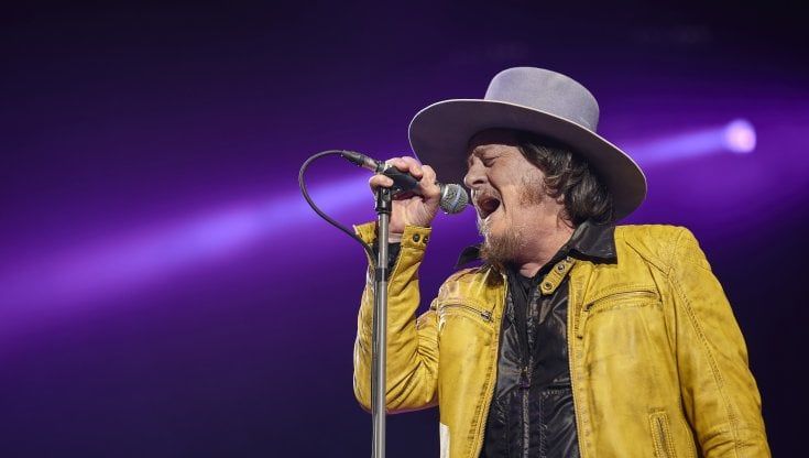 Zucchero in concerto a Reggio Emilia. "A Sanremo non mi vogliono, ormai è il festival degli influencer" 